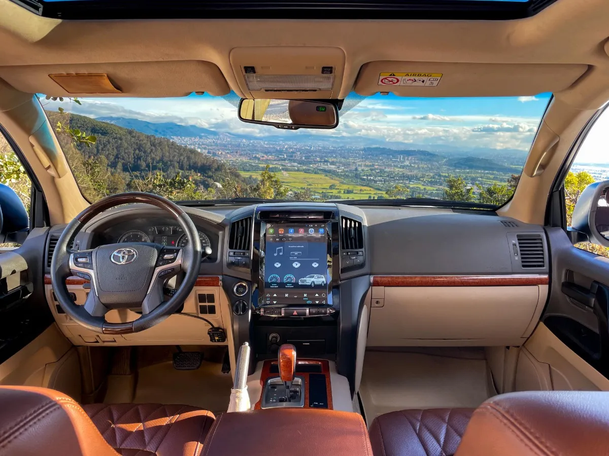 TOYOTA LAND CRUISER 200 GRX 2015