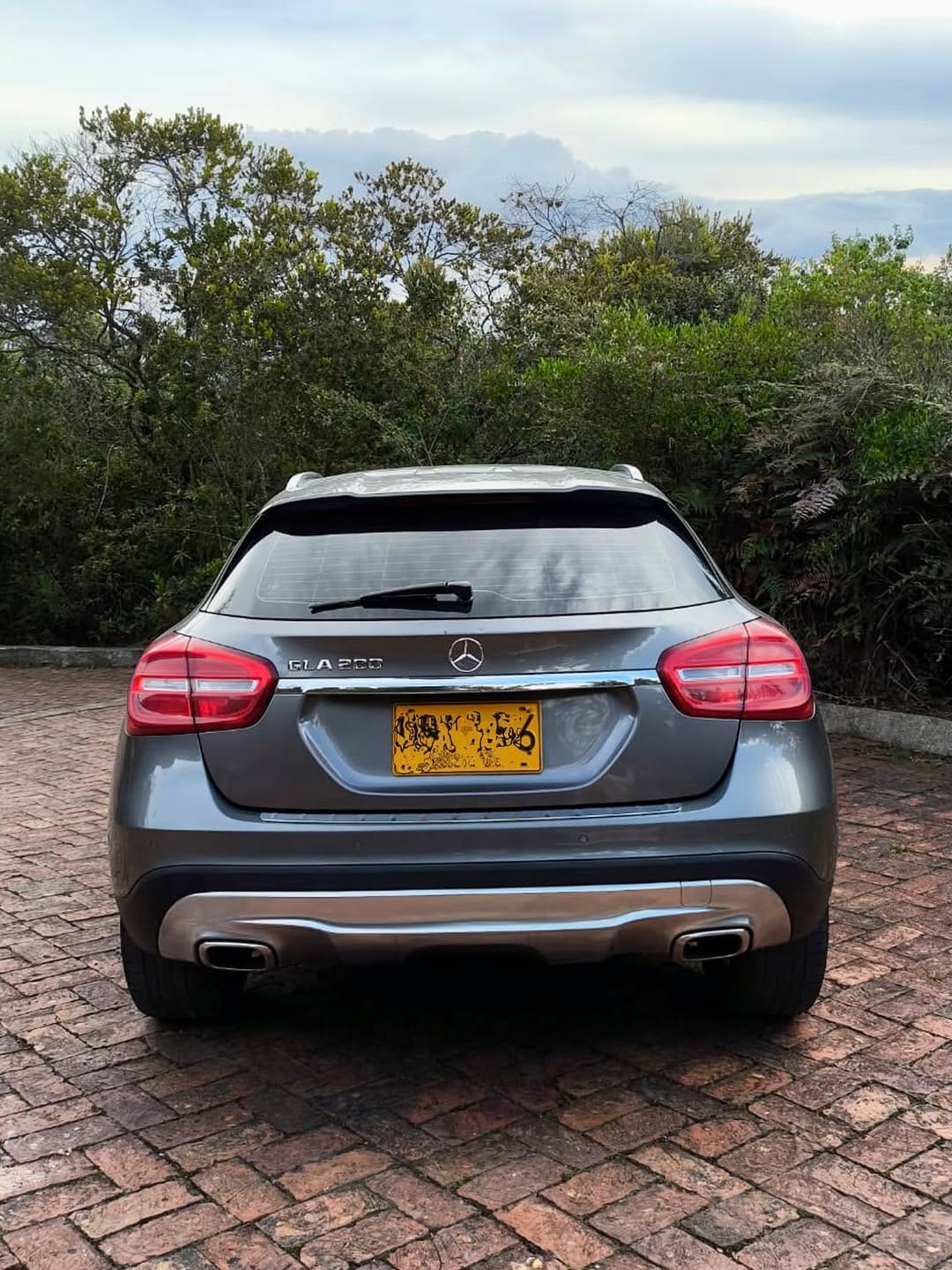 MERCEDES-BENZ GLA 200 2015