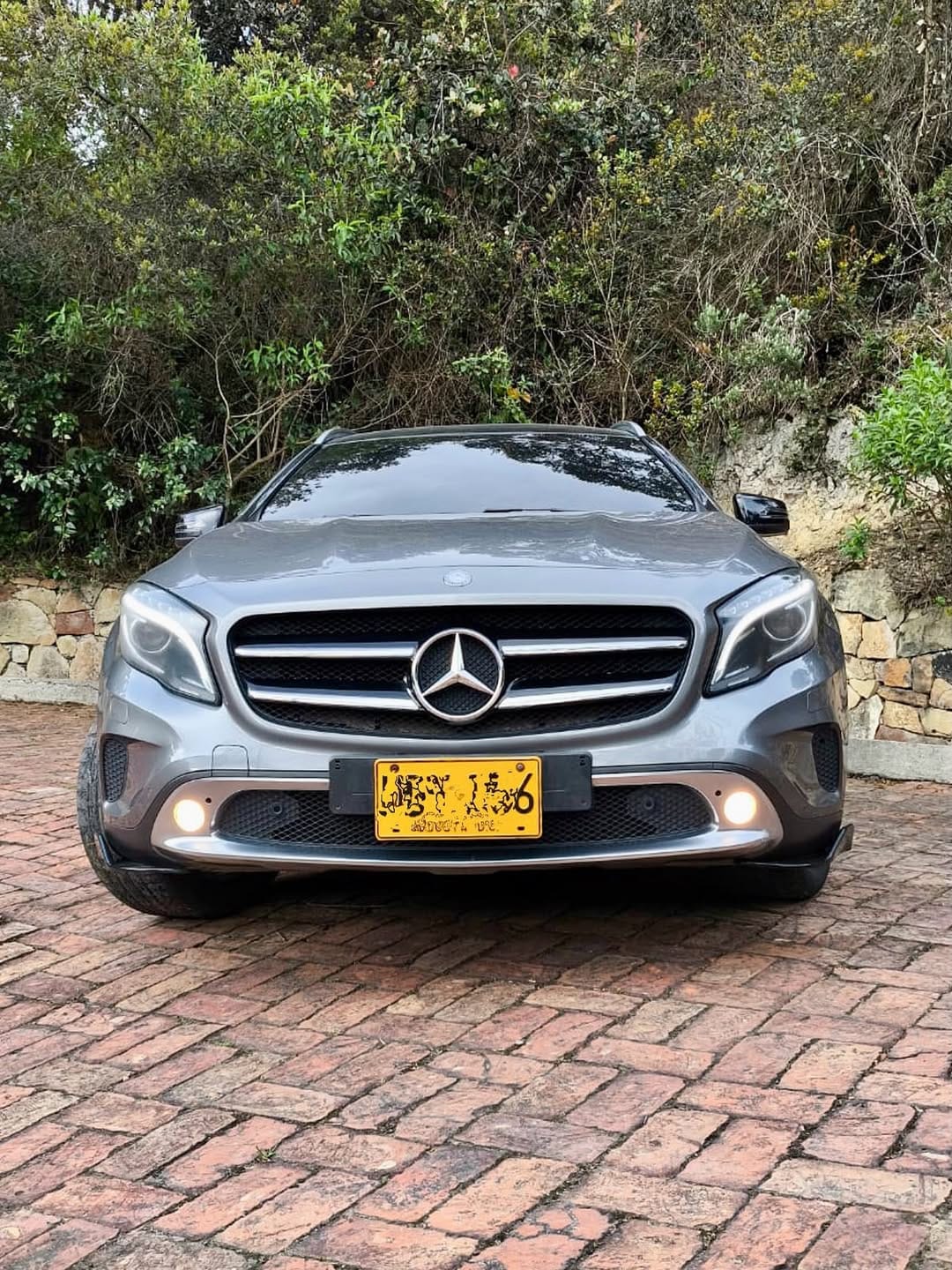 MERCEDES-BENZ GLA 200 2015