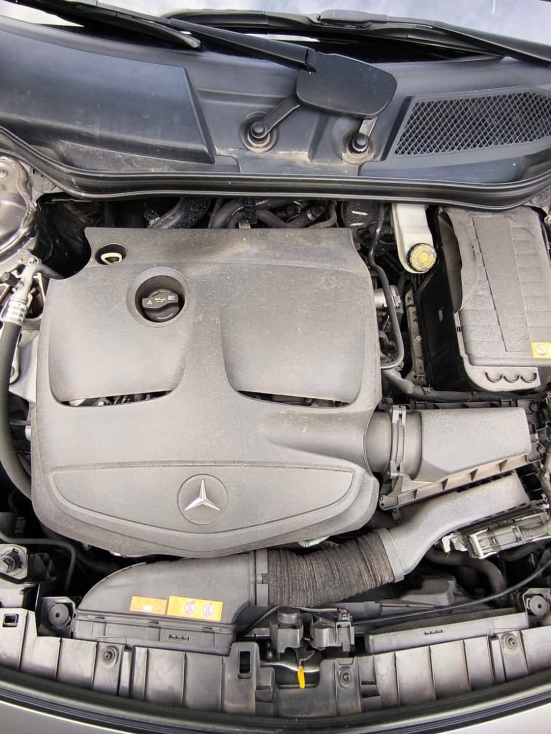 MERCEDES-BENZ GLA 200 2015