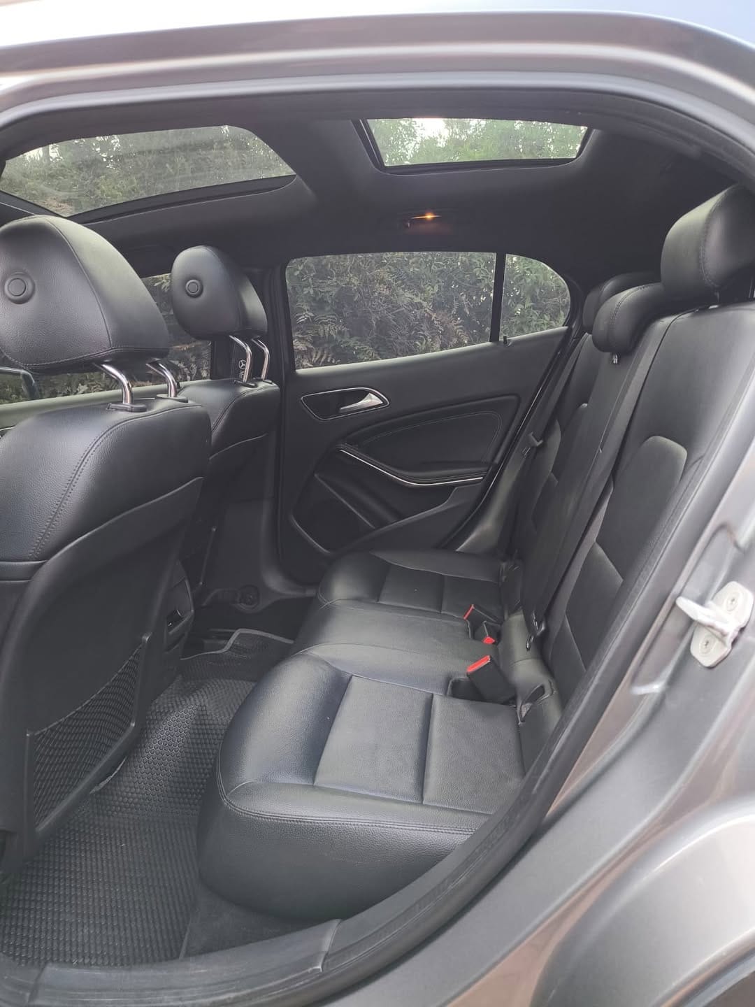 MERCEDES-BENZ GLA 200 2015