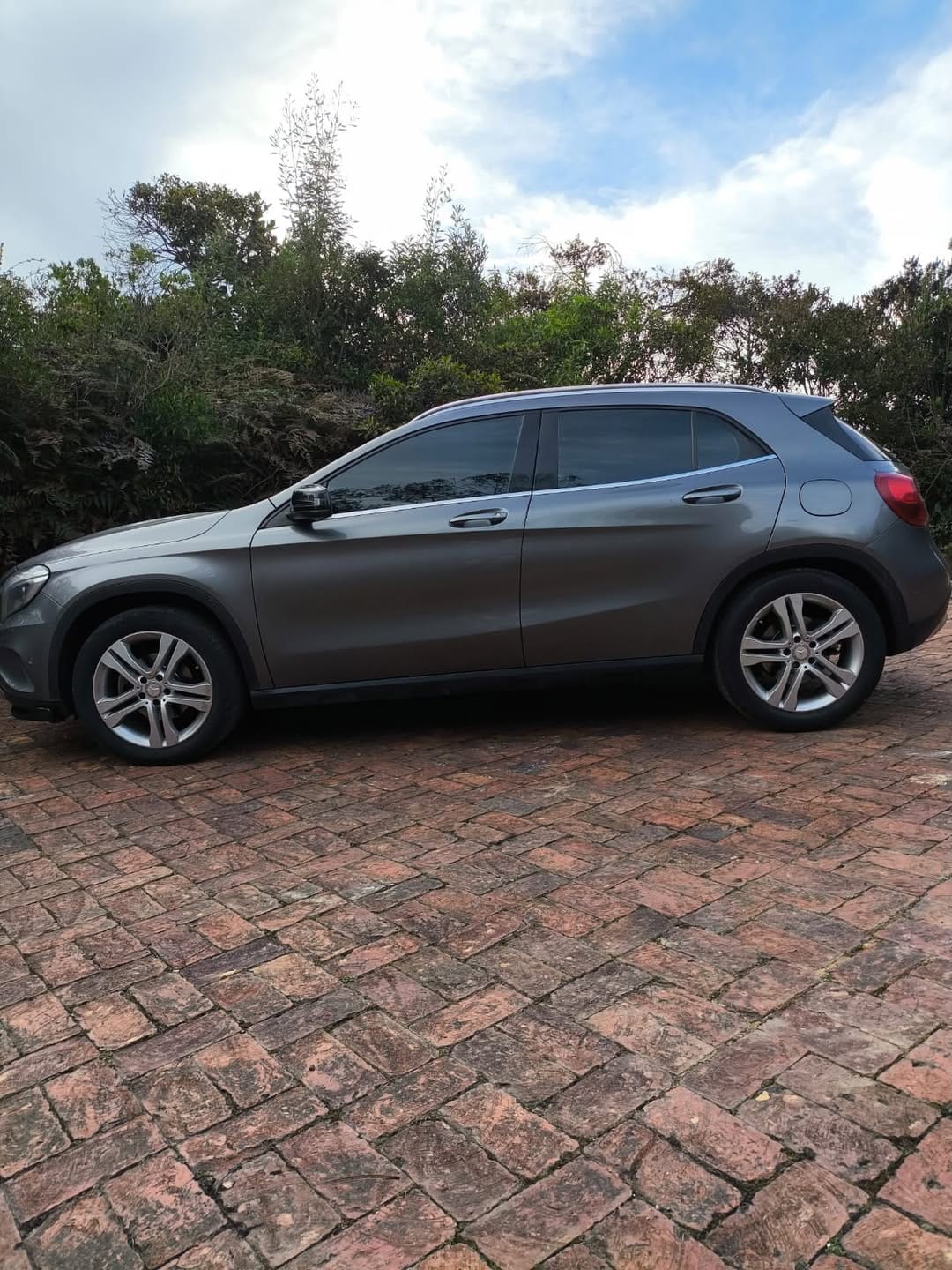 MERCEDES-BENZ GLA 200 2015