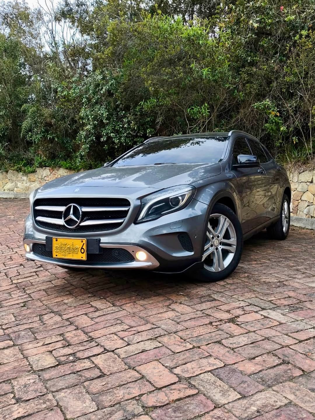 MERCEDES-BENZ GLA 200 2015